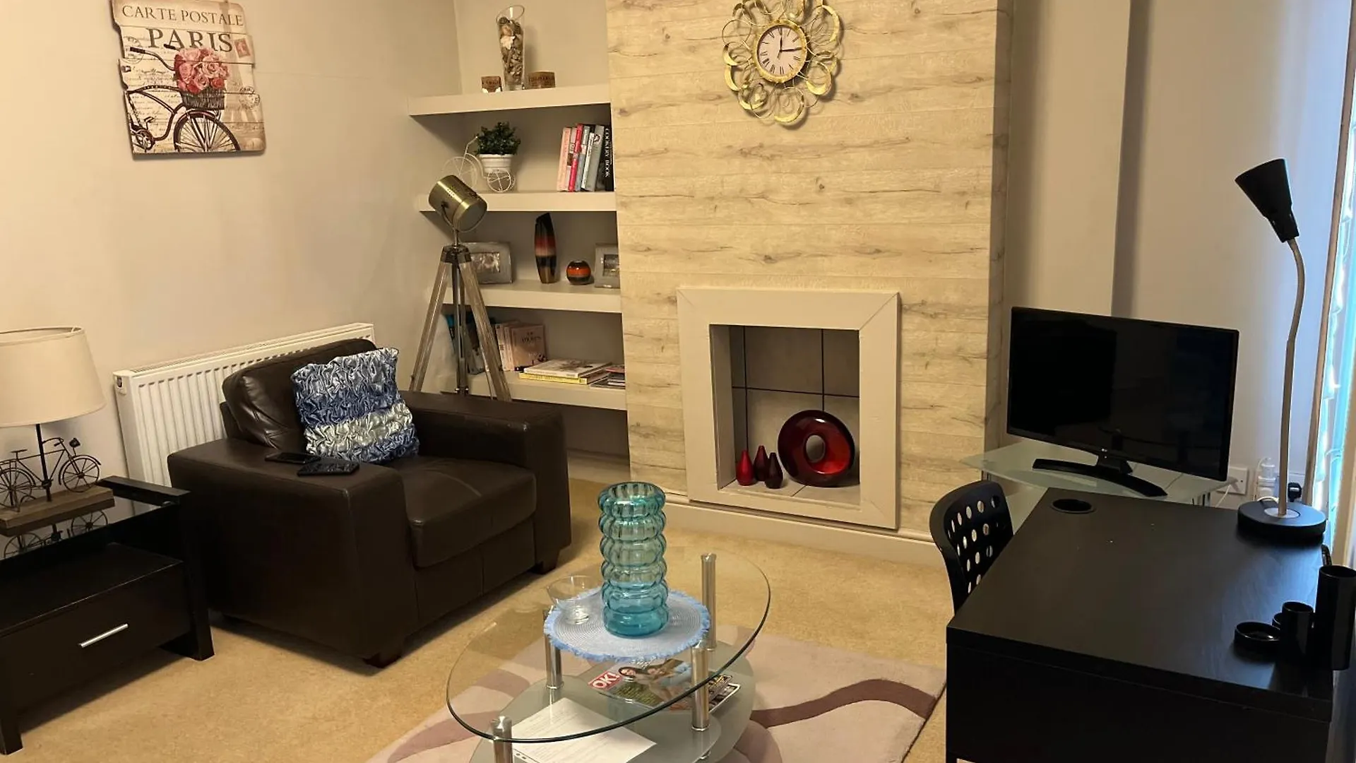 Apartment In The Heart Of Cheltenham/ Parking